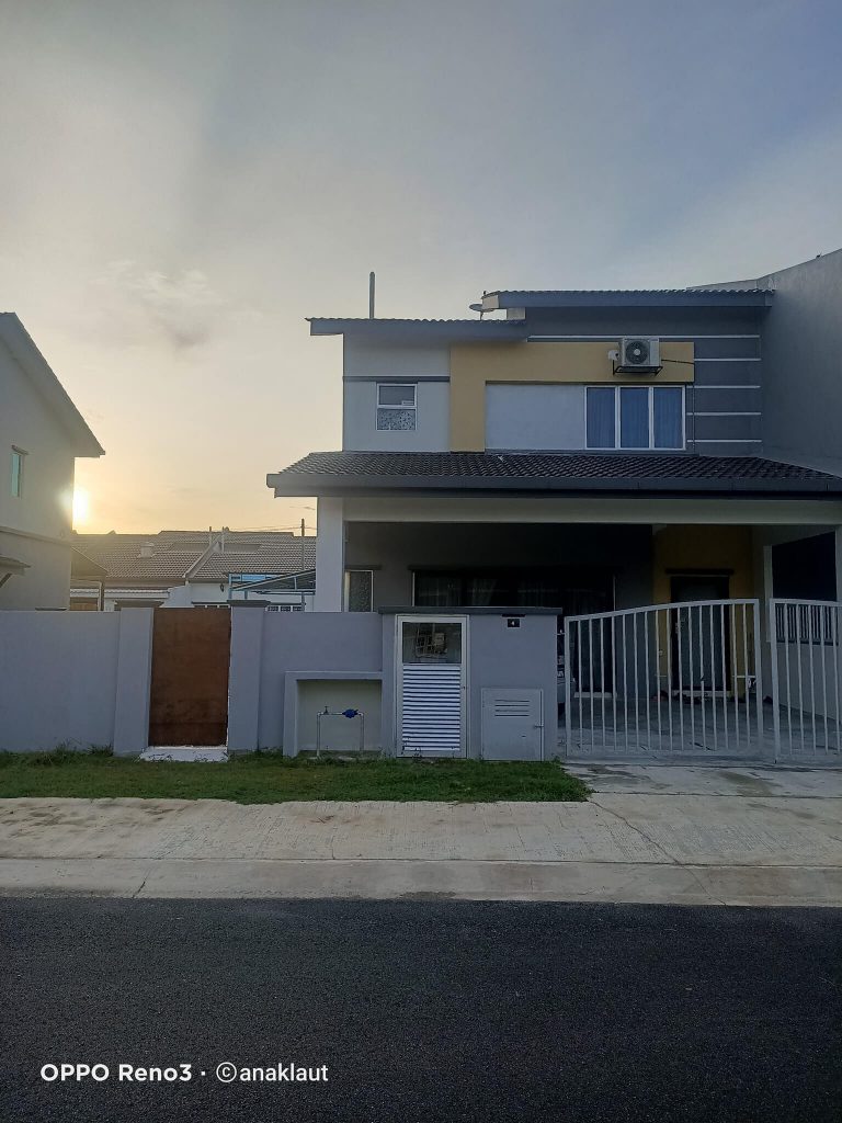 Hiasan Hadapan Rumah