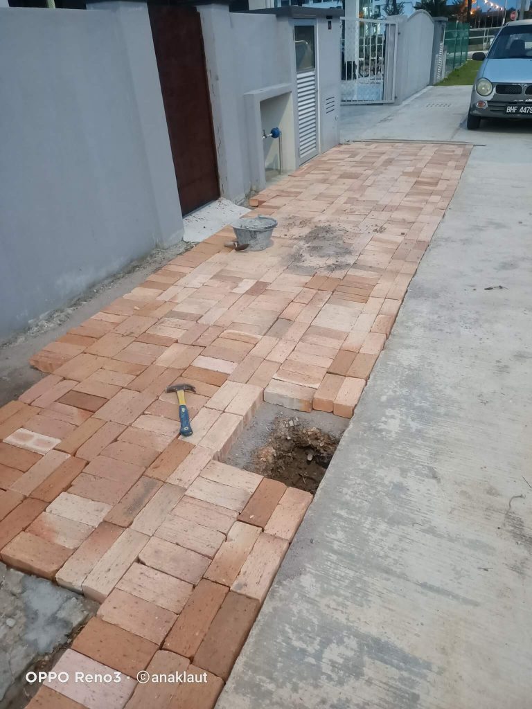 Hiasan Hadapan Rumah